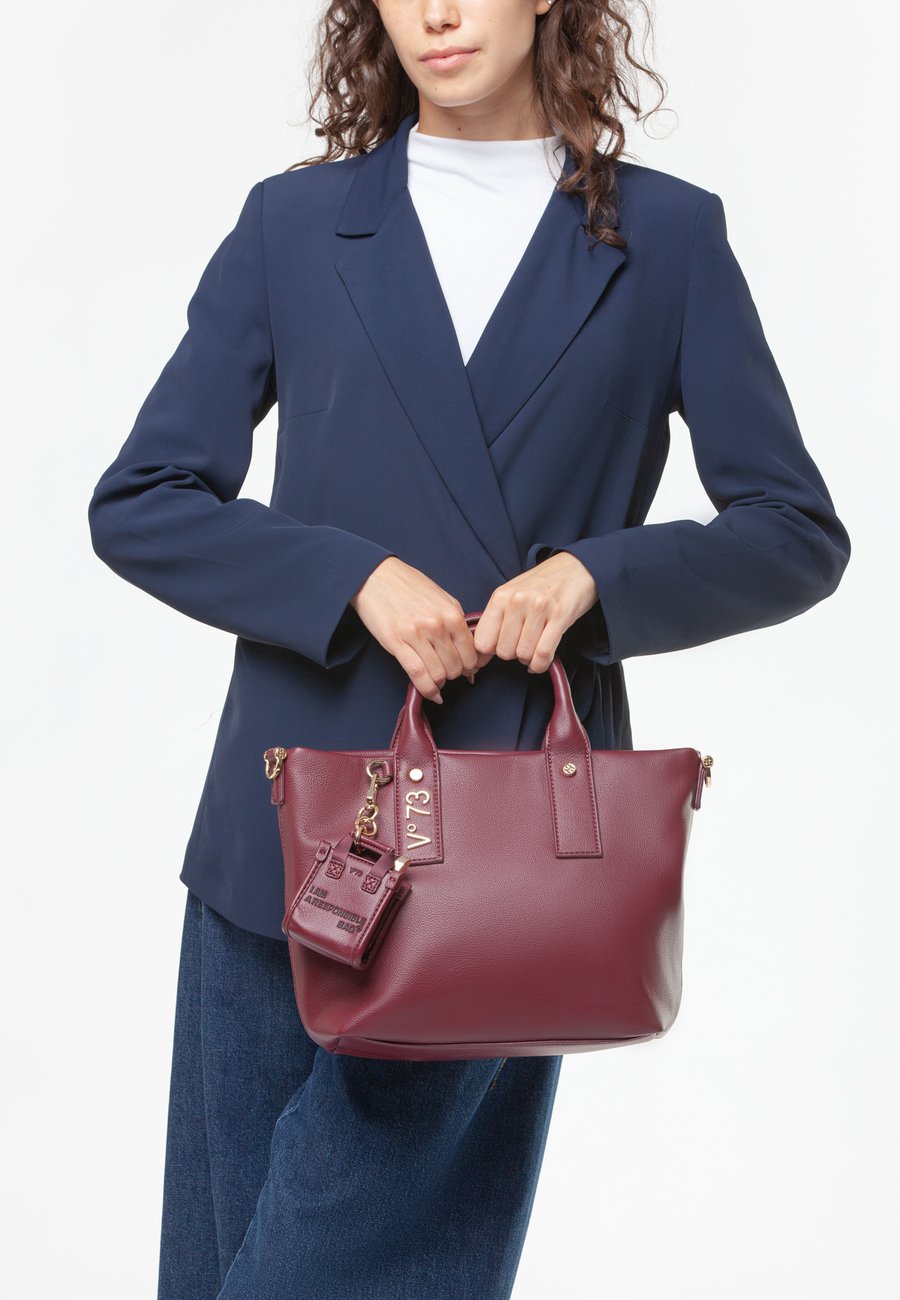 Сумка V73 SHOPPING MATILDA, Bordeaux
Сумка V73 SHOPPING MATILDA, Bordeaux