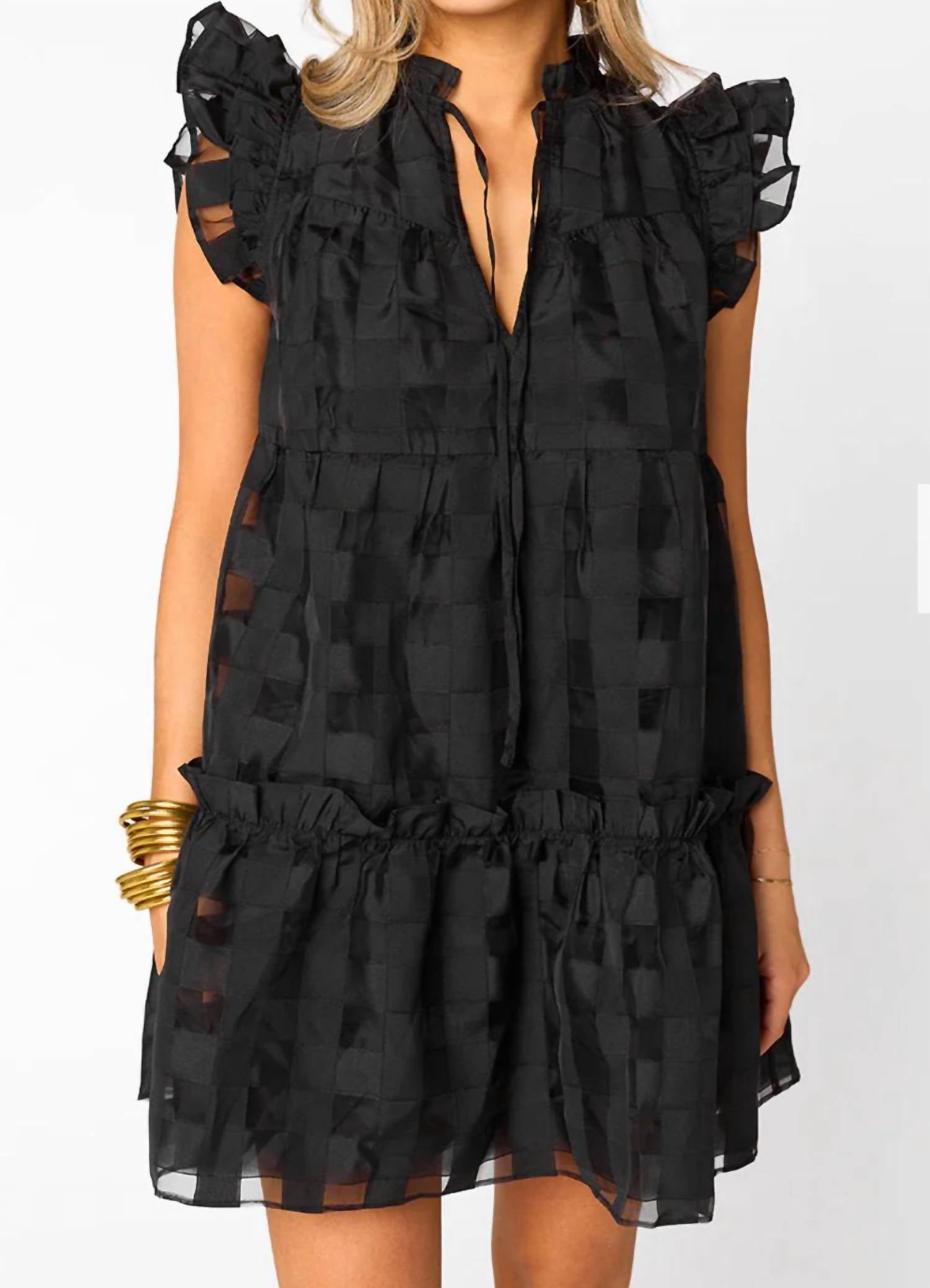 Короткое платье с оборками Aubrey черного цвета BUDDYLOVE
Короткое платье с оборками Aubrey черного цвета BUDDYLOVE