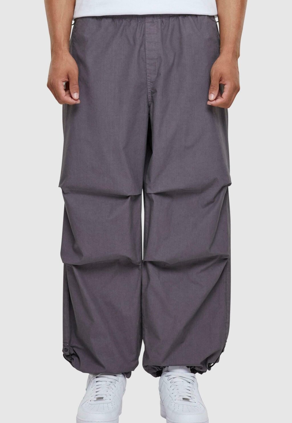 Брюки Urban Classics, цвет darkshadow
Брюки Urban Classics, цвет darkshadow