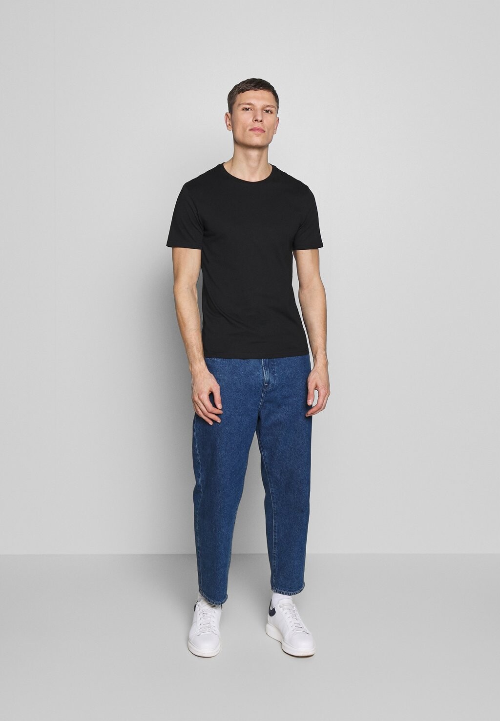 Базовая футболка 5 ПАКЕТОВ Pier One, черный/белый/синий
Базовая футболка 5 ПАКЕТОВ Pier One, черный/белый/синий