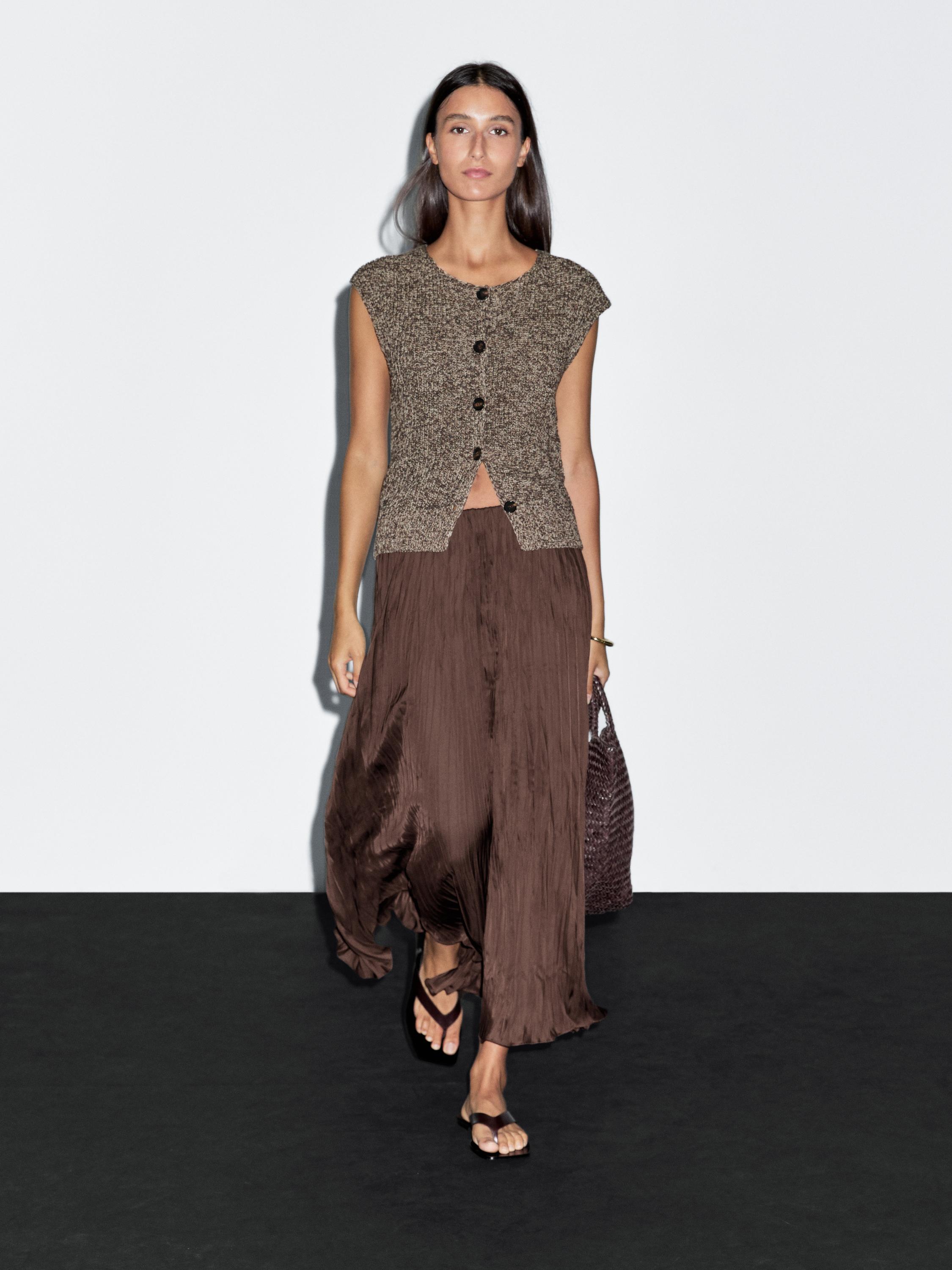 Жилет с круглым вырезом из 100% хлопка мулине Massimo Dutti, коричневый
Жилет с круглым вырезом из 100% хлопка мулине Massimo Dutti, коричневый