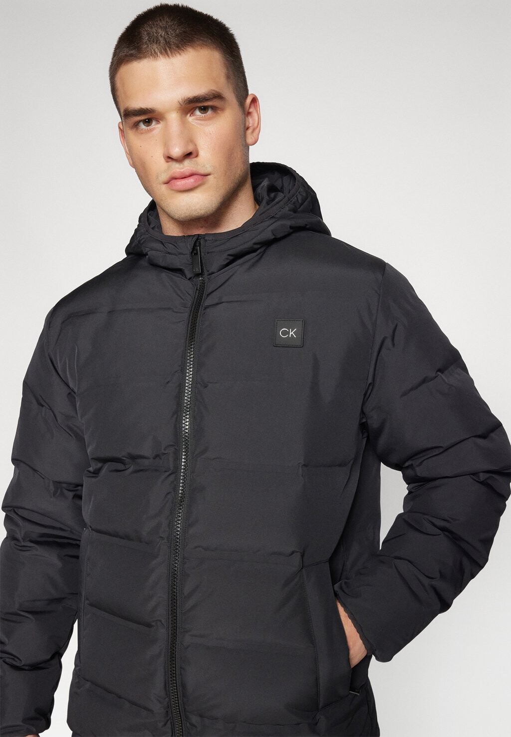Пуховик HOODED JACKET Calvin Klein Golf, черный
Пуховик HOODED JACKET Calvin Klein Golf, черный