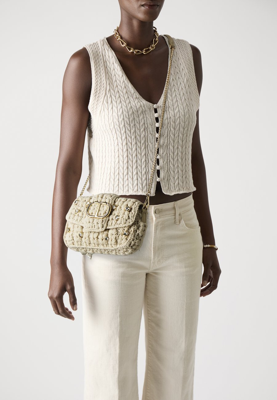 Сумка TWINSET BAG, Parchment/Off-White
Сумка TWINSET BAG, Parchment/Off-White