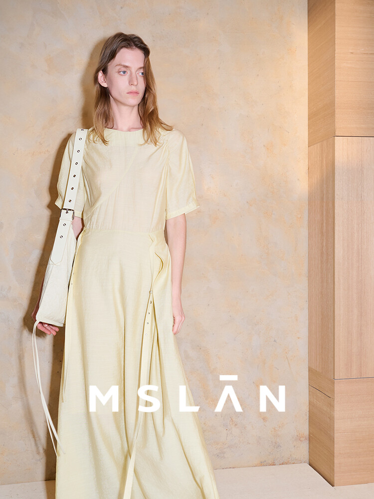 Платье MSlan 2024 с поясом реглан, черный
Платье MSlan 2024 с поясом реглан, черный