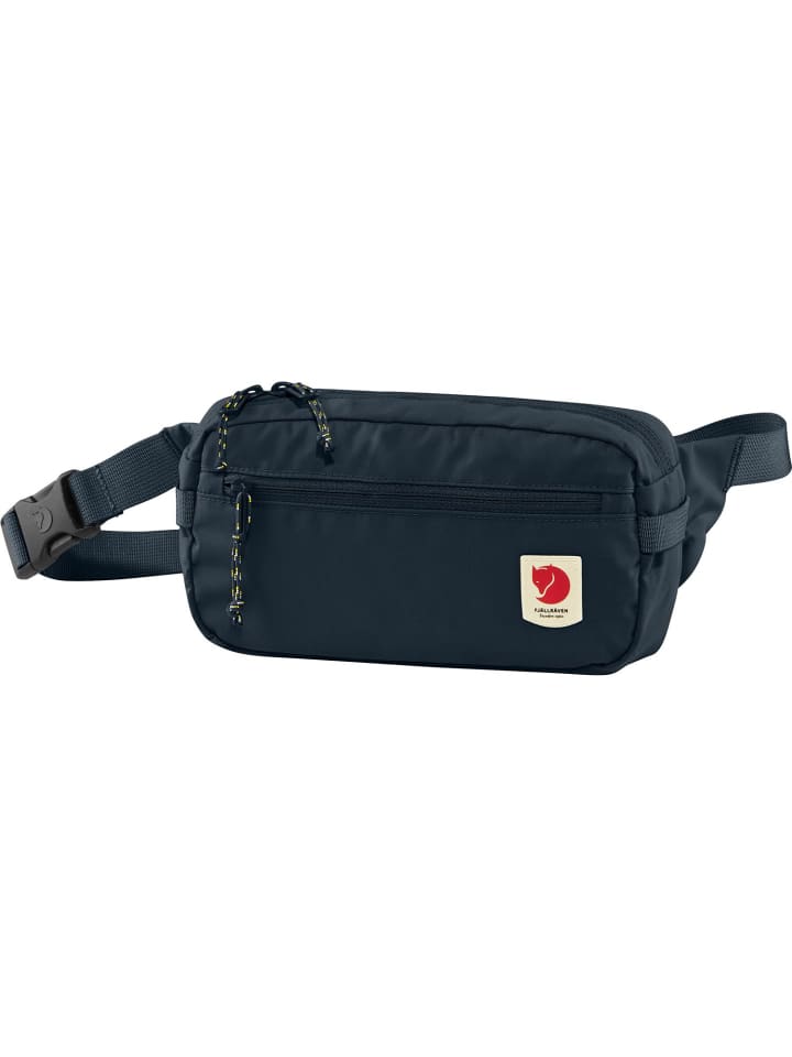Поясная сумка High Coast Hip Pack в цвете темно-синий FJÄLLRÄVEN
Поясная сумка High Coast Hip Pack в цвете темно-синий FJÄLLRÄVEN