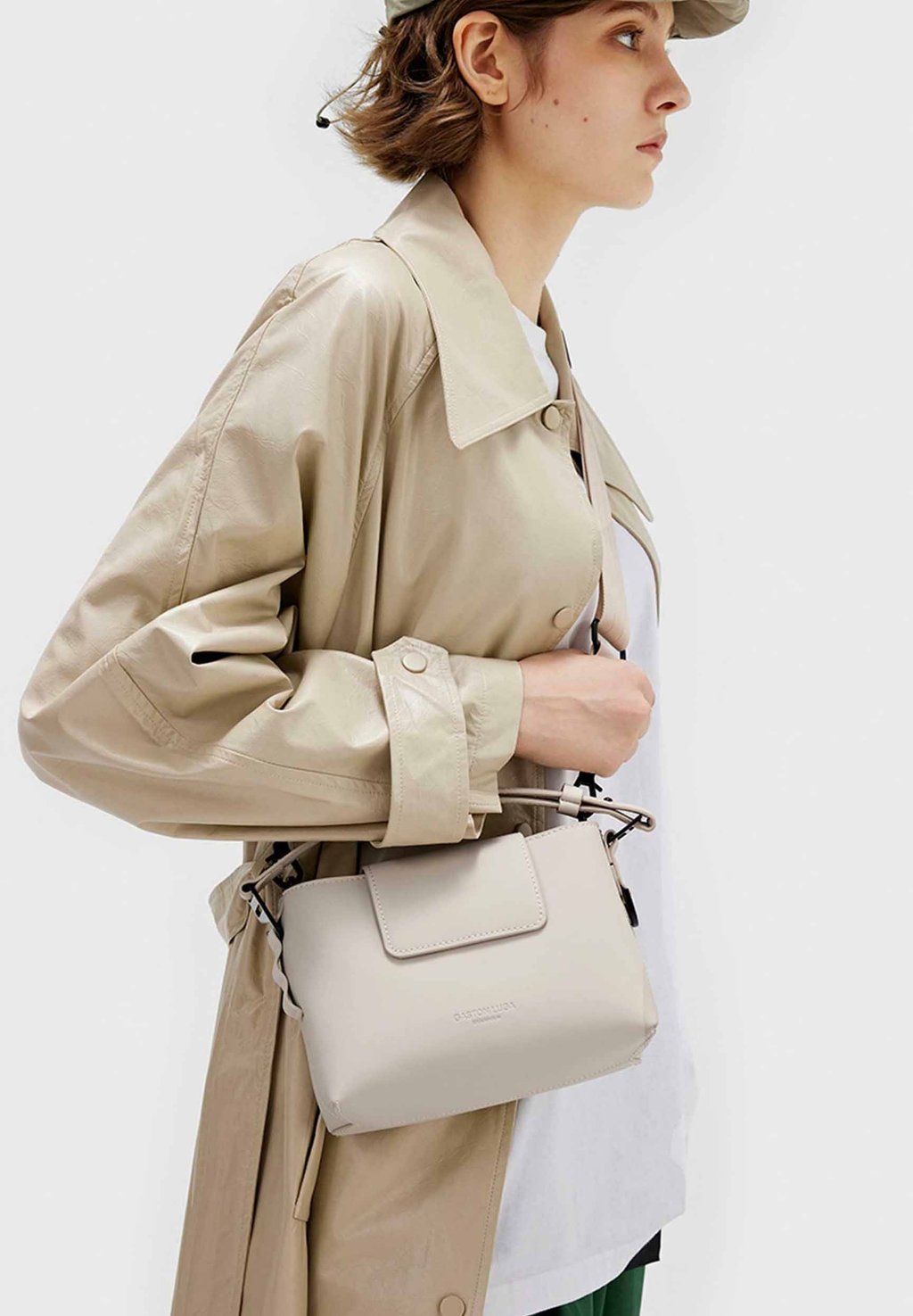 Сумка SPLÄSHINI Gaston Luga, бежевый
Сумка SPLÄSHINI Gaston Luga, бежевый