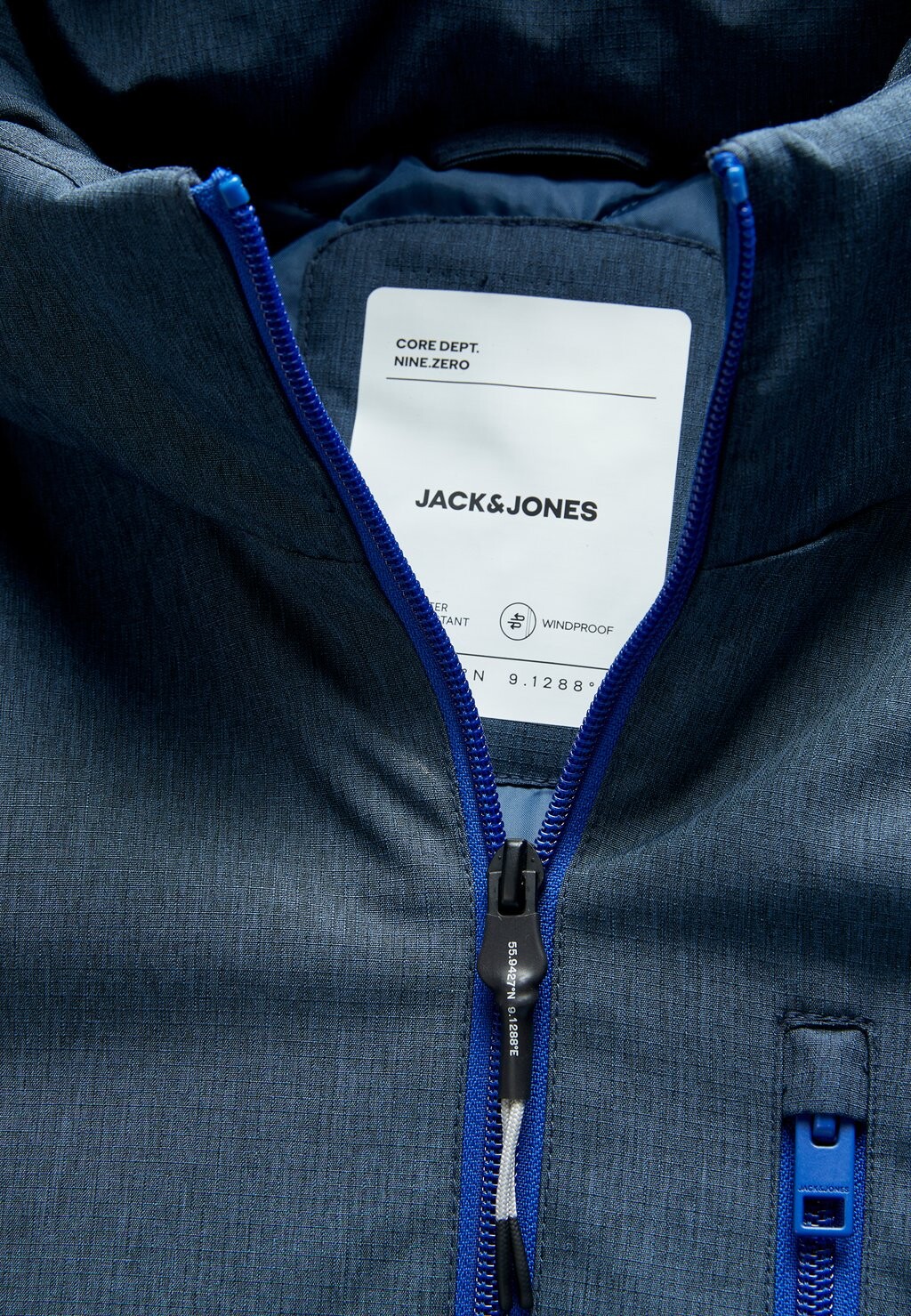 Куртка для активного отдыха Jack & Jones, синий
Куртка для активного отдыха Jack & Jones, синий