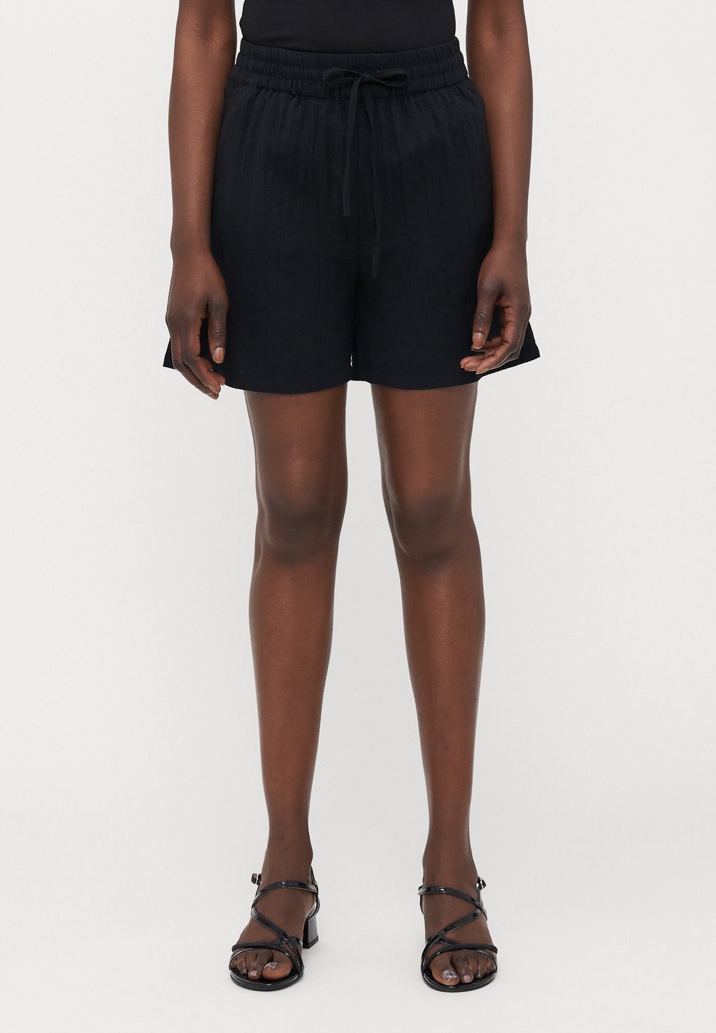 Шорты ONLTIZANA STRING ONLY Tall, черный
Шорты ONLTIZANA STRING ONLY Tall, черный