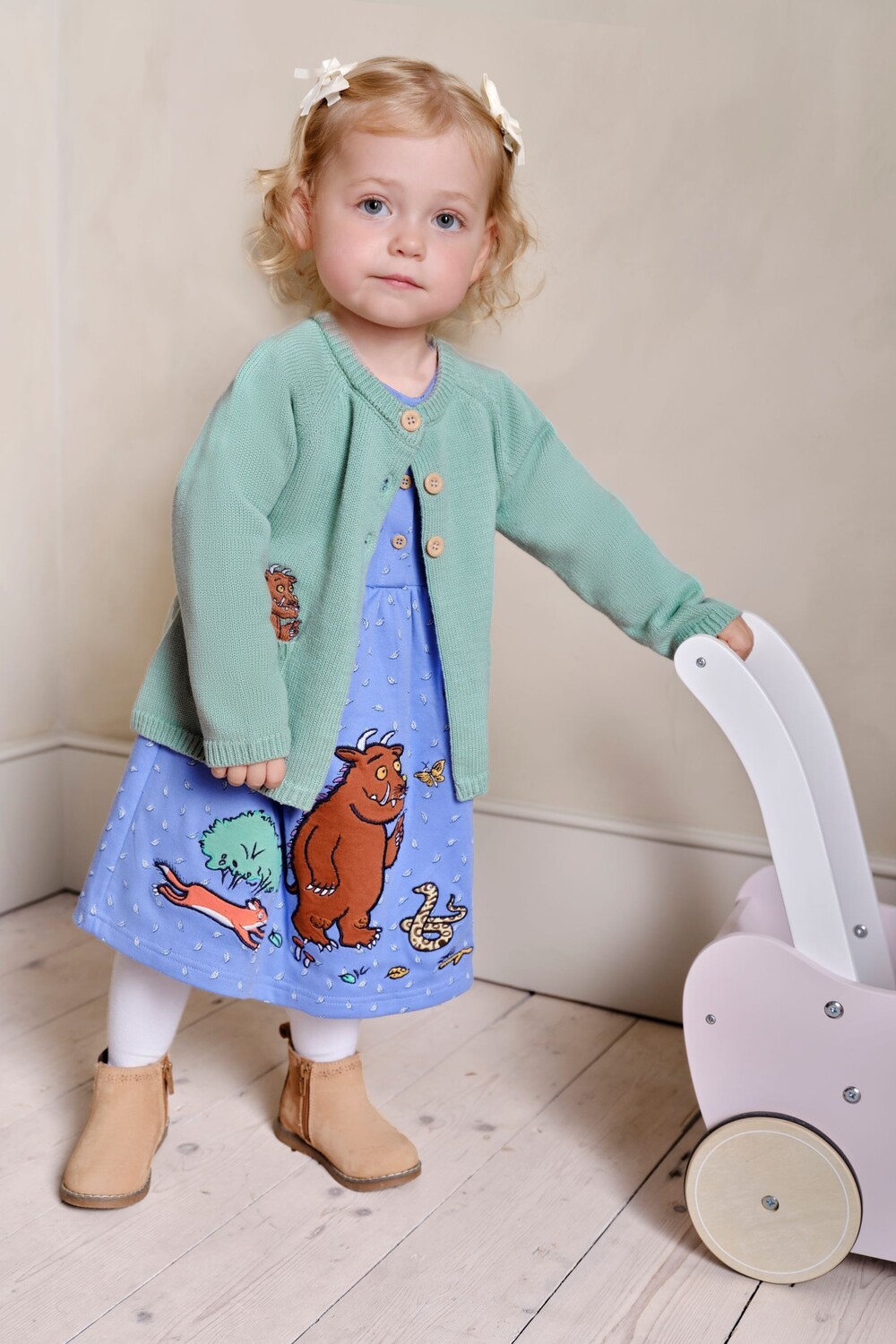 Кардиган с карманом Gruffalo Jojo Maman Bébé, зеленый
Кардиган с карманом Gruffalo Jojo Maman Bébé, зеленый