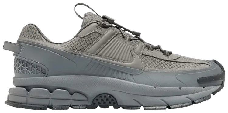 Кроссовки Nike Zoom Vomero 5 Roam, серый
Кроссовки Nike Zoom Vomero 5 Roam, серый