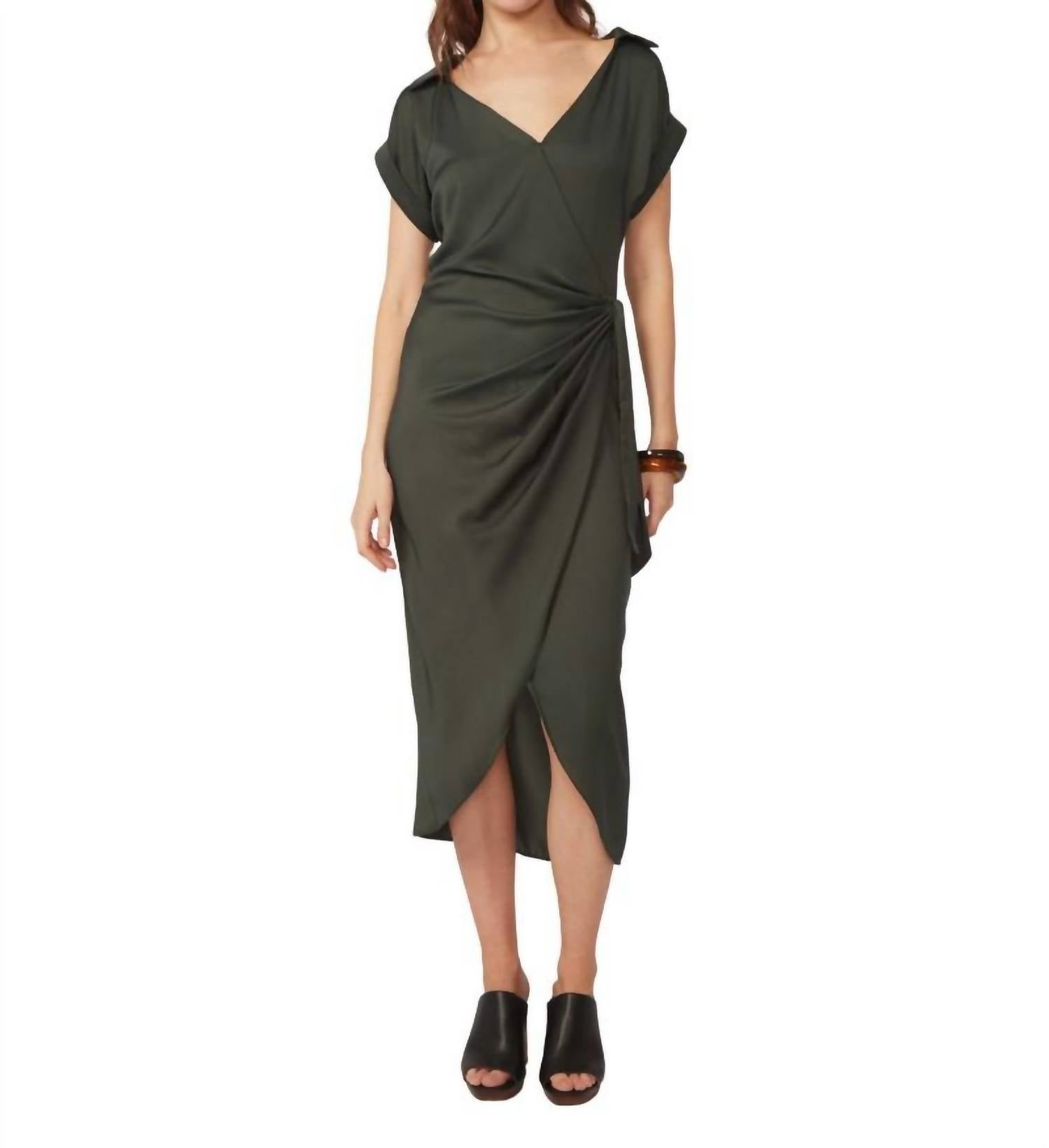 Платье Kali в цвете Hunter Green GILNER FARRAR
Платье Kali в цвете Hunter Green GILNER FARRAR