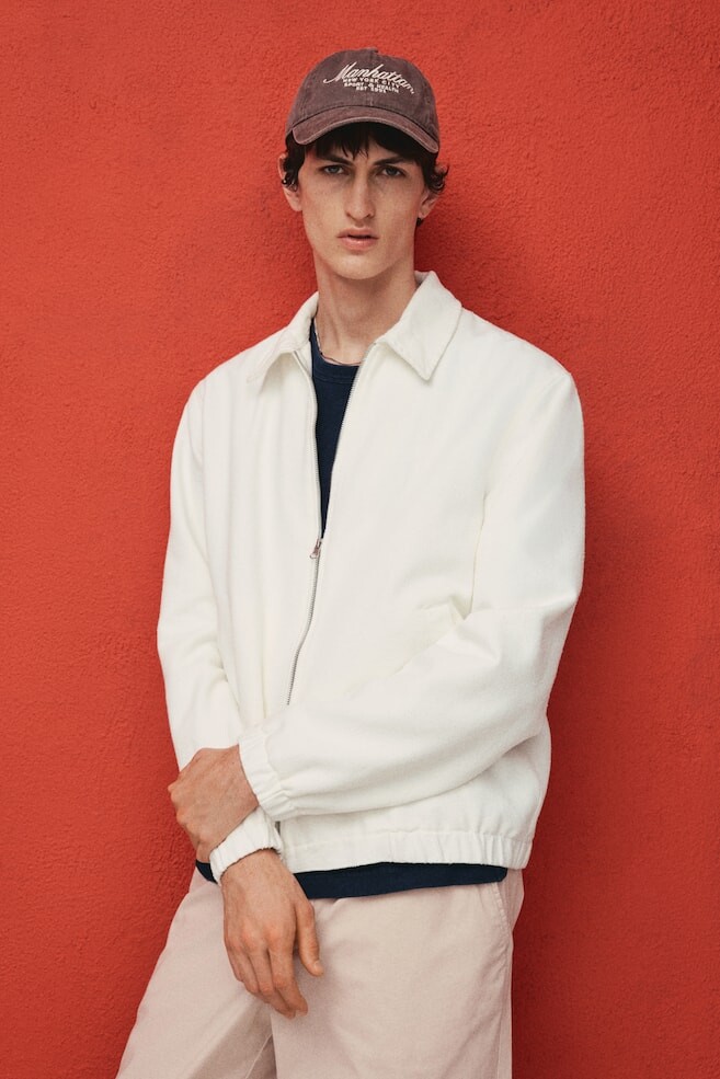 Джинсовая куртка обычного кроя H&M, белый
Джинсовая куртка обычного кроя H&M, белый