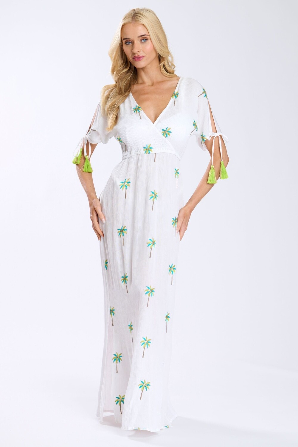 Платье макси из жатой вискозы с запахом спереди и вышивкой South Beach, белый
Платье макси из жатой вискозы с запахом спереди и вышивкой South Beach, белый