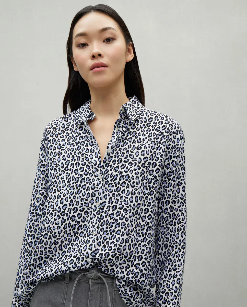 Женская рубашка с длинным рукавом однотонная Easy Wear, темно-синий
Женская рубашка с длинным рукавом однотонная Easy Wear, темно-синий