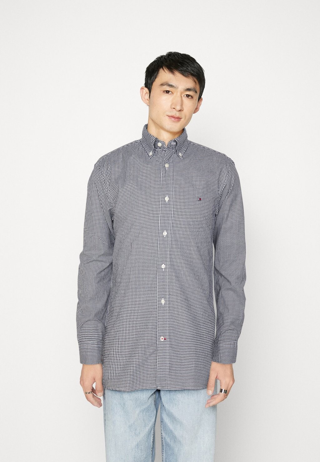Рубашка NAT SOFT FLEX GINGHAM SHIRT Tommy Hilfiger, небо пустыни/оптический белый
Рубашка NAT SOFT FLEX GINGHAM SHIRT Tommy Hilfiger, небо пустыни/оптический белый