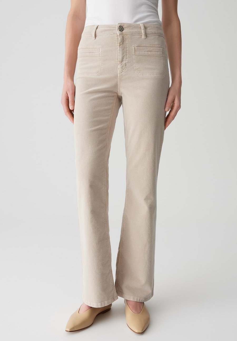 Брюки OPUS PANTS MID RISE LONG FLARED FIT CORD, Macadamia/Beige
Брюки OPUS PANTS MID RISE LONG FLARED FIT CORD, Macadamia/Beige