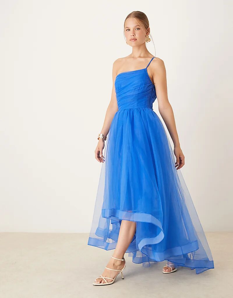 Асимметричное макси-платье из органзы с кружевом и бисером в кобальтовом цвете
Асимметричное макси-платье из органзы с кружевом и бисером в кобальтовом цвете