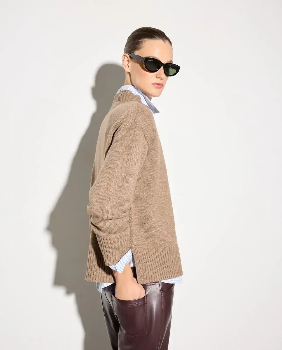 Женский свитер крупной вязки с закрытым V-образным вырезом Woman El Corte Inglés, коричневый
Женский свитер крупной вязки с закрытым V-образным вырезом Woman El Corte Inglés, коричневый