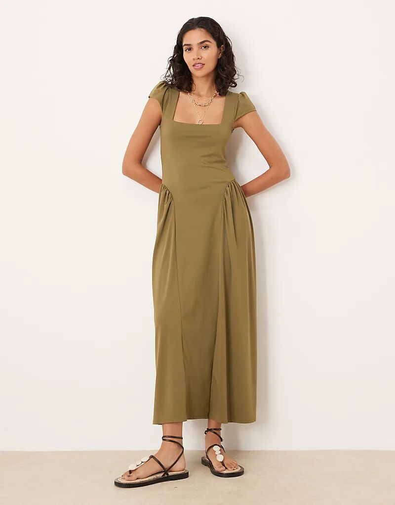 Платье макси с квадратным вырезом и короткими рукавами цвета хаки от ASOS DESIGN
Платье макси с квадратным вырезом и короткими рукавами цвета хаки от ASOS DESIGN