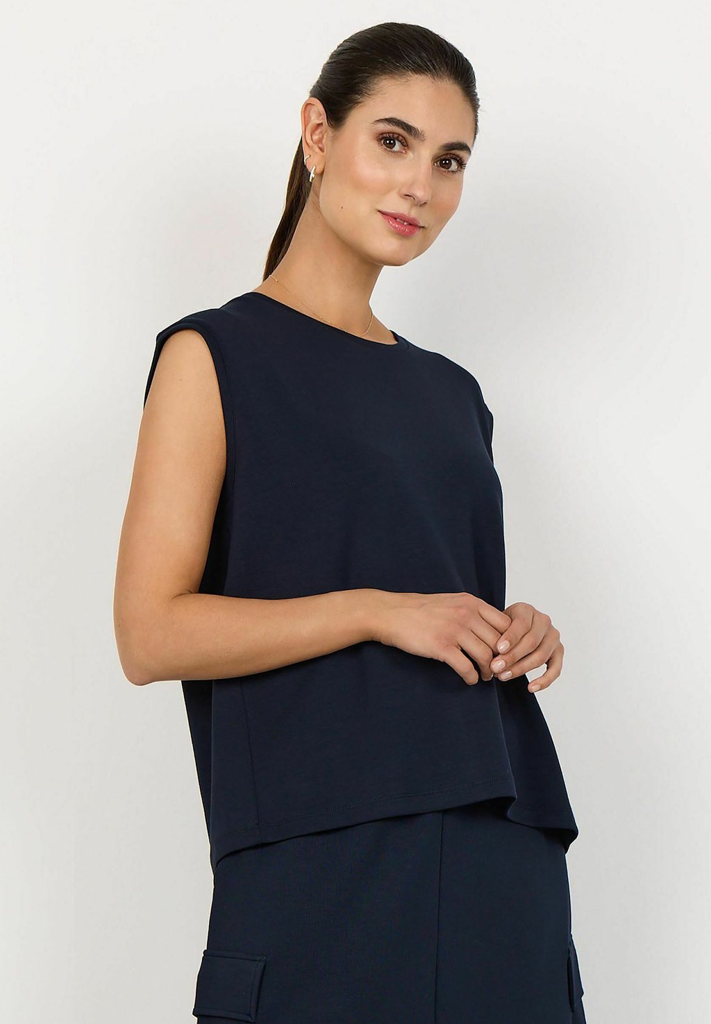 Базовая футболка SC-BANU 229 Soyaconcept, темно-синий
Базовая футболка SC-BANU 229 Soyaconcept, темно-синий