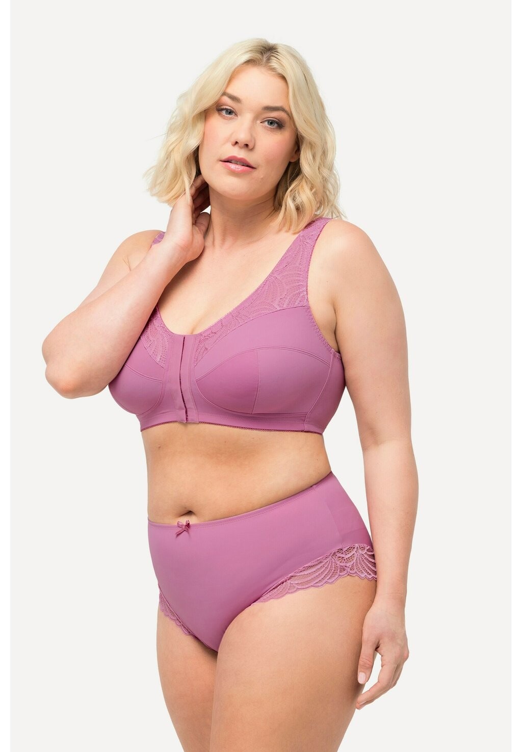 Трусы MIDISLIP SEITLICH TRANSPARENTE Ulla Popken, светло-розовый
Трусы MIDISLIP SEITLICH TRANSPARENTE Ulla Popken, светло-розовый