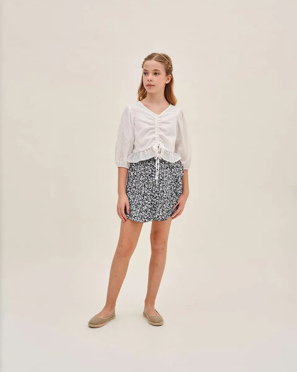 Блузка для девочки с длинными рукавами и сборкой по центру Dadati, белый
Блузка для девочки с длинными рукавами и сборкой по центру Dadati, белый