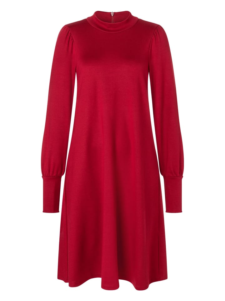 Платье до колена More & More
Платье до колена More & More