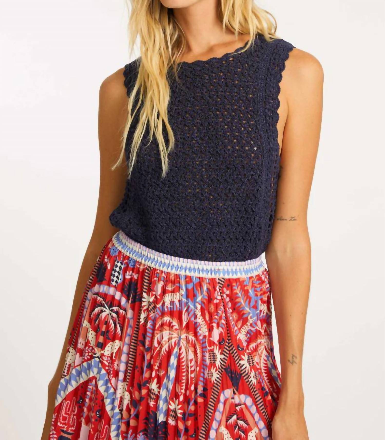 Топ Amelie без рукавов вязаный, цвет морской волны CABALLERO, темно-синий
Топ Amelie без рукавов вязаный, цвет морской волны CABALLERO, темно-синий