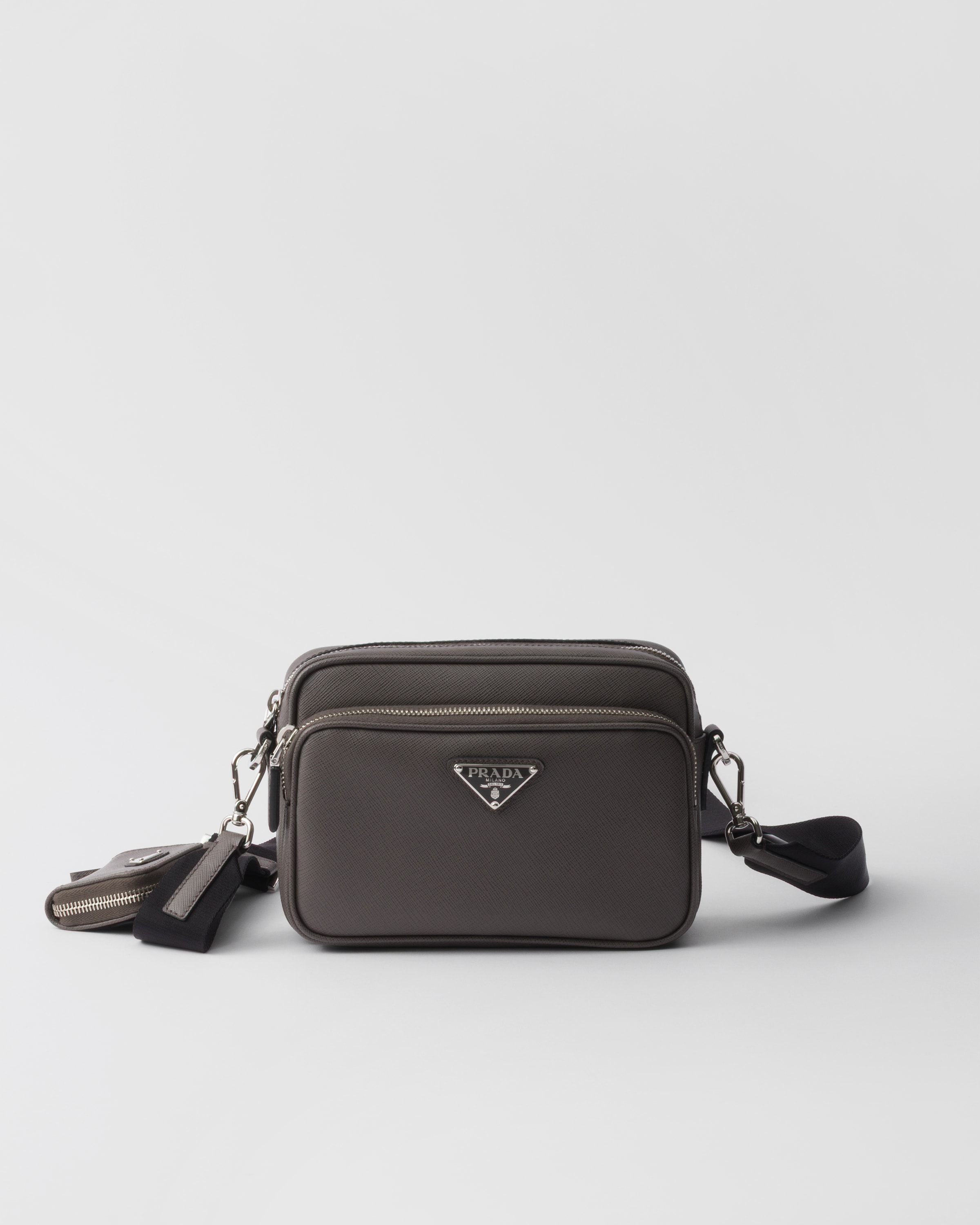 Сумка на плечо из сафьяновой кожи Prada, коричневый
Сумка на плечо из сафьяновой кожи Prada, коричневый