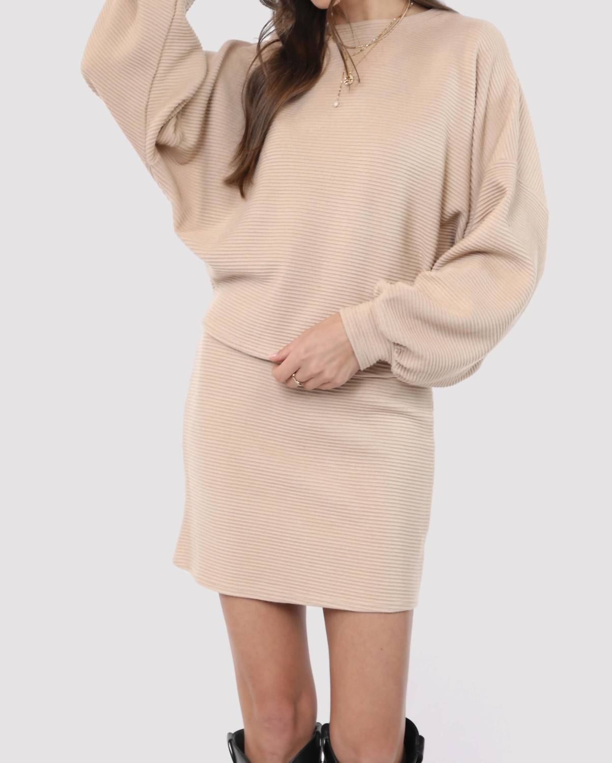 Sadie & Sage Топ On A Stroll с рукавами «летучая мышь», бежевый
Sadie & Sage Топ On A Stroll с рукавами «летучая мышь», бежевый