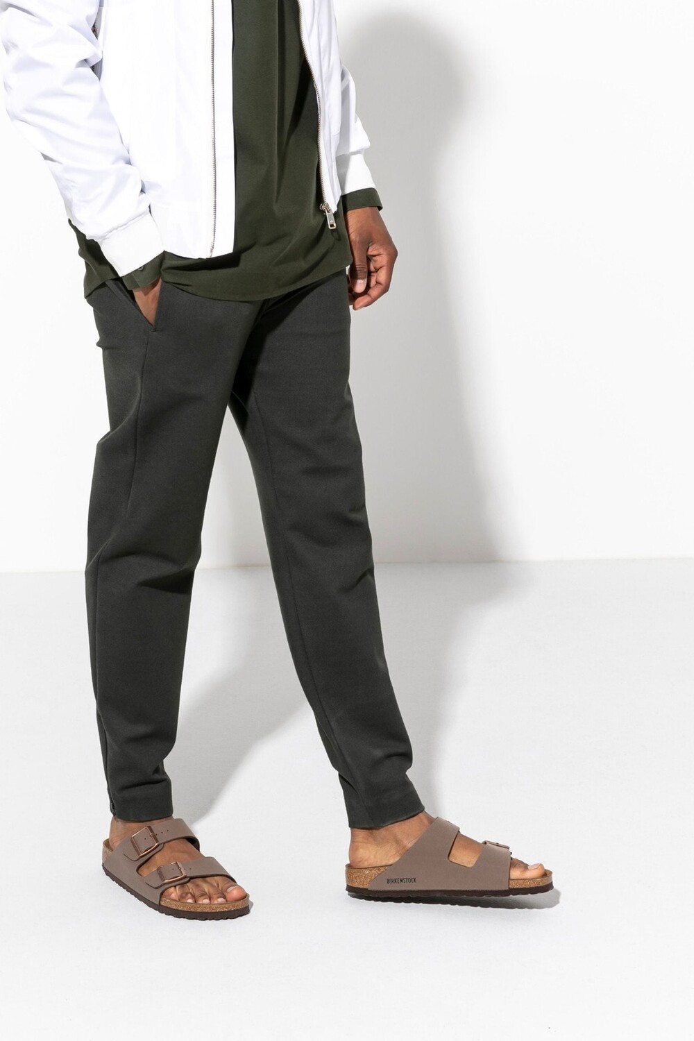 Сандалии из нубука цвета Arizona birko flor Birkenstock, мультиколор
Сандалии из нубука цвета Arizona birko flor Birkenstock, мультиколор