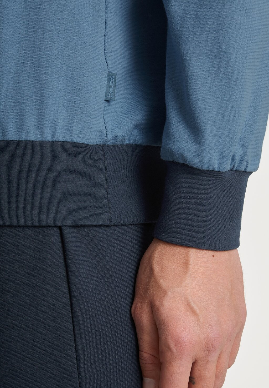 Пижамный комплект ESSENTIALS BÜNDCHEN Calida, темно-синий
Пижамный комплект ESSENTIALS BÜNDCHEN Calida, темно-синий