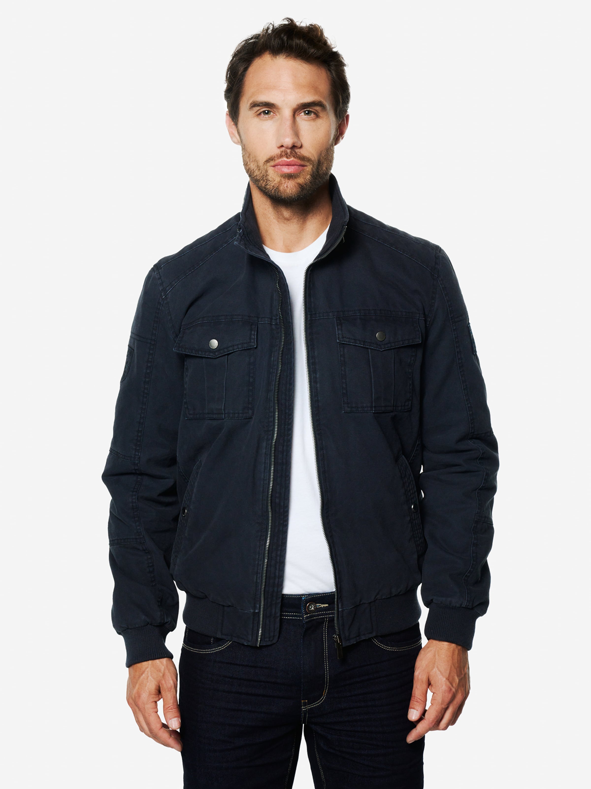 KOROSHI Куртка для межсезонья в цвете Navy
KOROSHI Куртка для межсезонья в цвете Navy