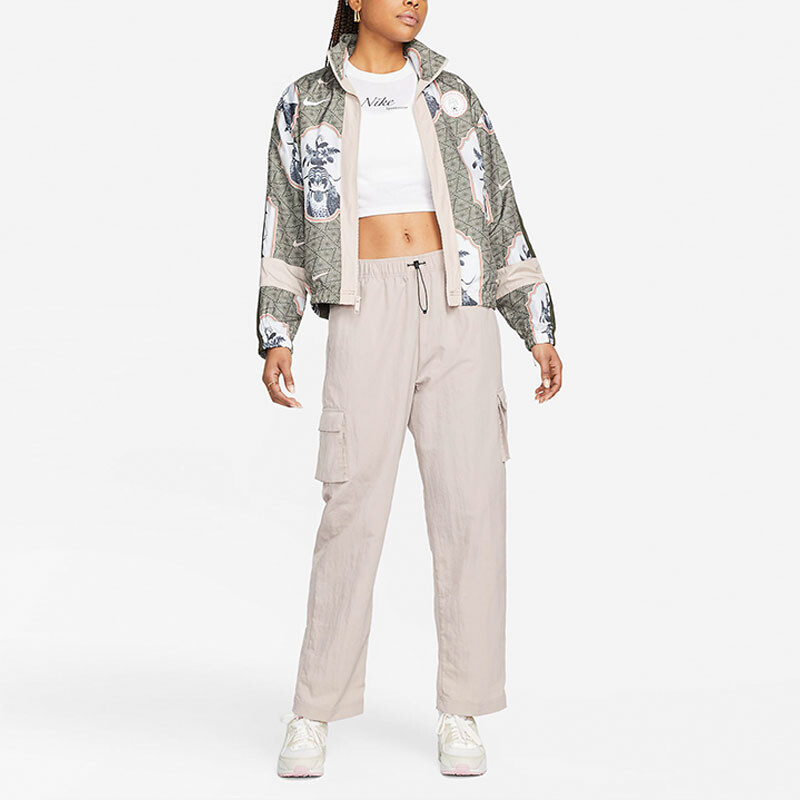 Куртка женская хаки Nike
Куртка женская хаки Nike