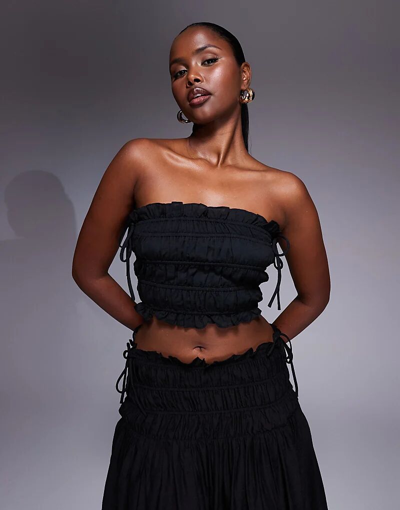 Комбинезон-бандо Wanderdoll Soulie с отделкой из льна, оборками и завязкой, черного цвета
Комбинезон-бандо Wanderdoll Soulie с отделкой из льна, оборками и завязкой, черного цвета