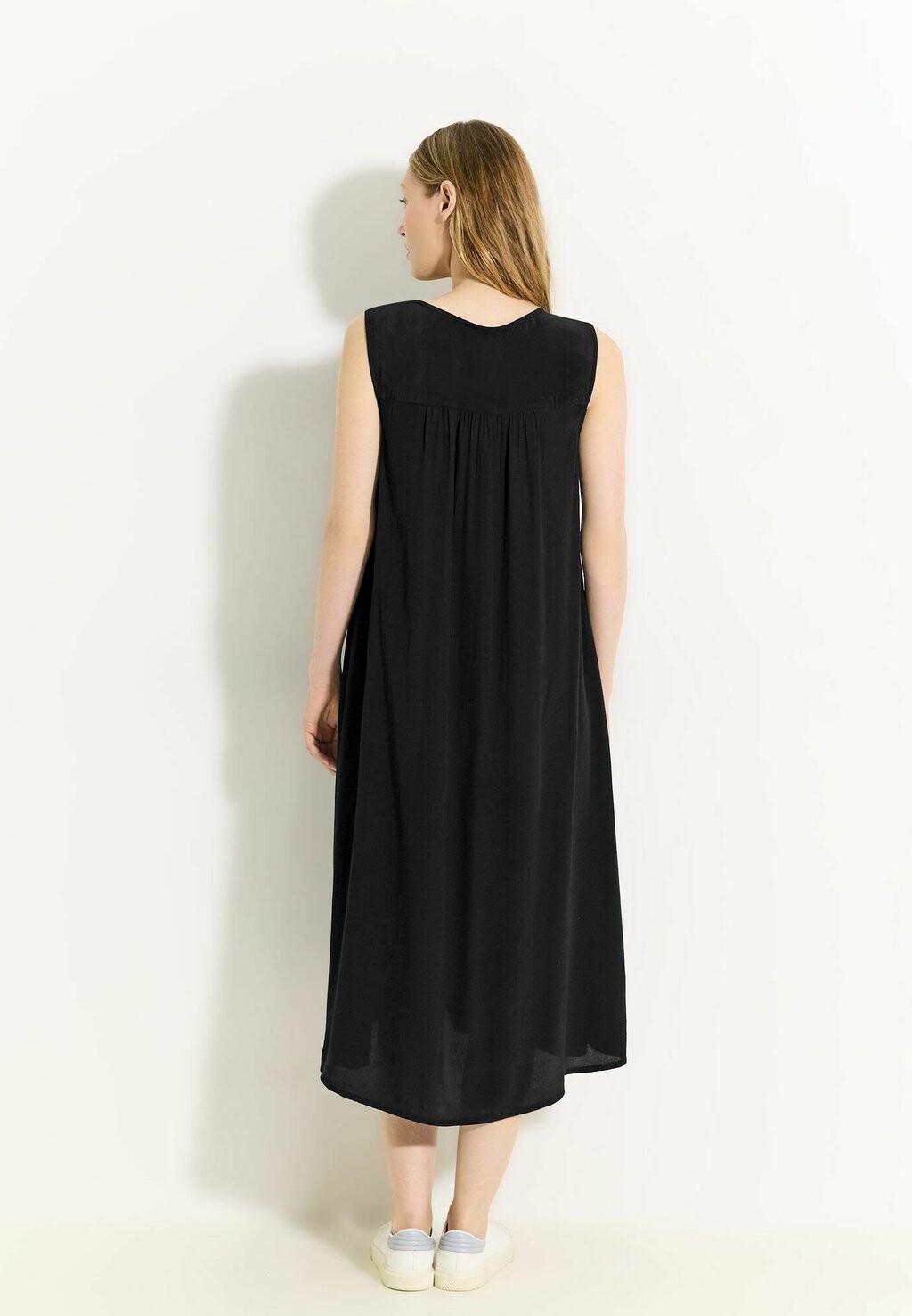 Повседневное платье MIT STRUKTUR Cecil, черный
Повседневное платье MIT STRUKTUR Cecil, черный