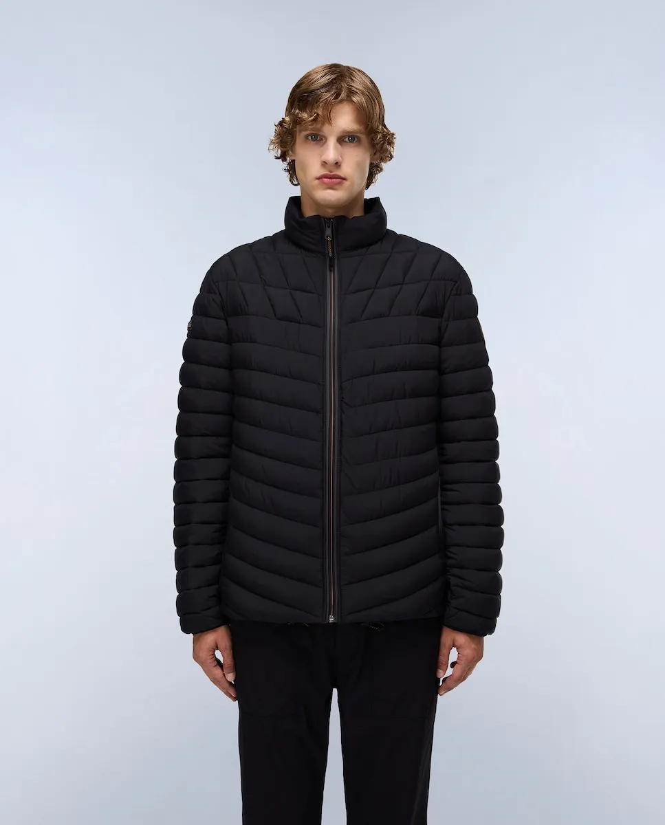 Мужской черный стеганый пуховик Napapijri
Мужской черный стеганый пуховик Napapijri