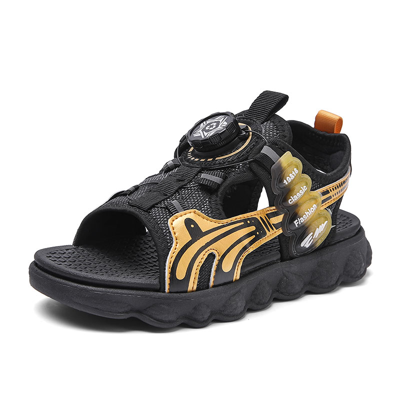 Детские сандалии с противоскользящей подошвой и защитой от ударов KUPE, черный/золотой
Детские сандалии с противоскользящей подошвой и защитой от ударов KUPE, черный/золотой