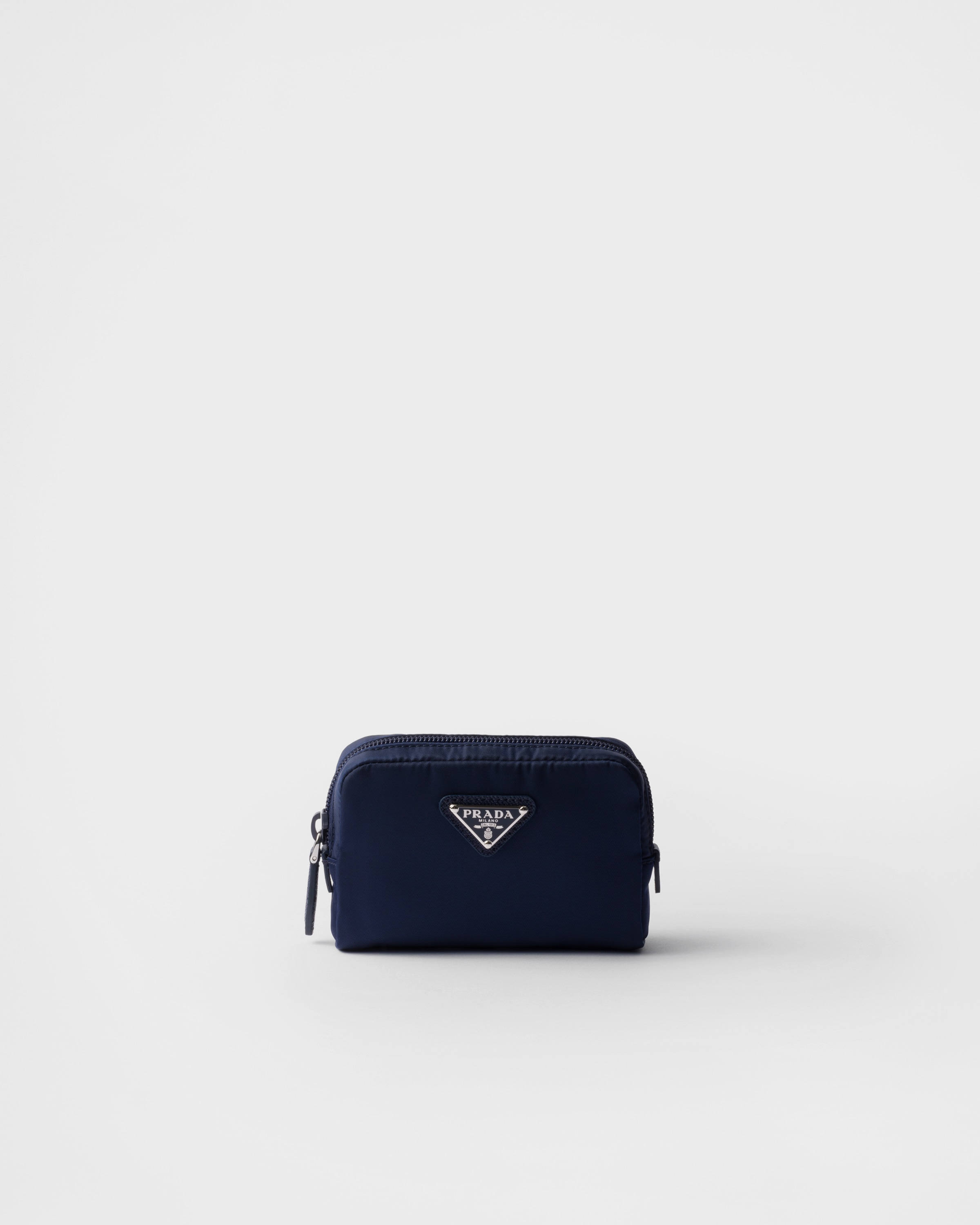 Микро-сумка из Re-Nylon Prada, балтийский синий
Микро-сумка из Re-Nylon Prada, балтийский синий