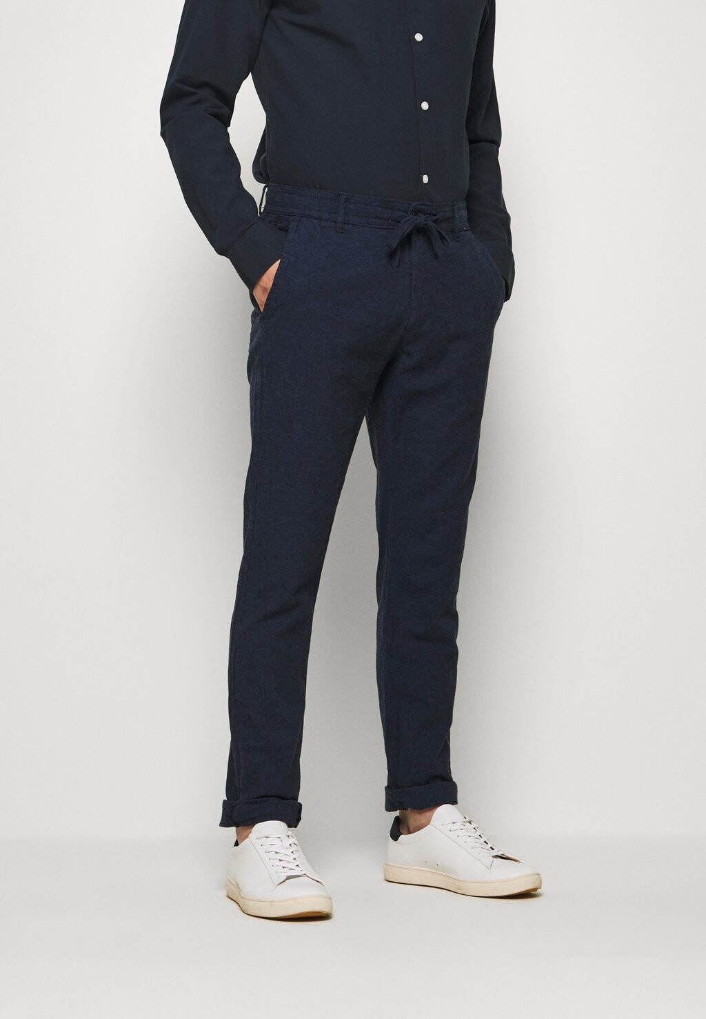 Брюки Tapered Fit Pants Lindbergh, цвет dark blue
Брюки Tapered Fit Pants Lindbergh, цвет dark blue