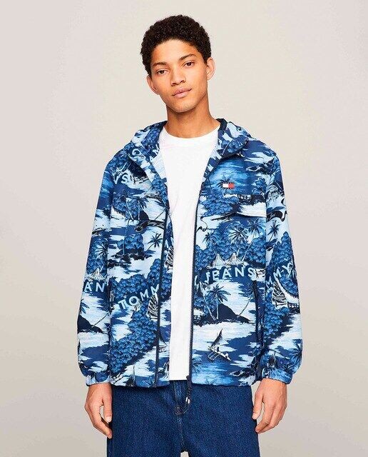 Мужская куртка в стиле ветровка Tommy Jeans
Мужская куртка в стиле ветровка Tommy Jeans