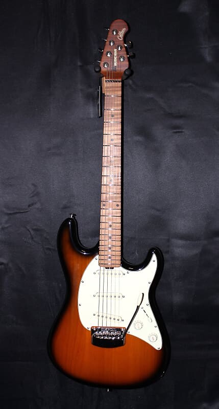 Электрогитара Ernie Ball Music Man Cutlass SSS Vintage Sunburst 2023
Электрогитара Ernie Ball Music Man Cutlass SSS Vintage Sunburst 2023