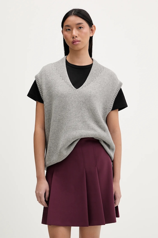 Жилет из кашемировой смеси с протектором HUGO, серый
Жилет из кашемировой смеси с протектором HUGO, серый