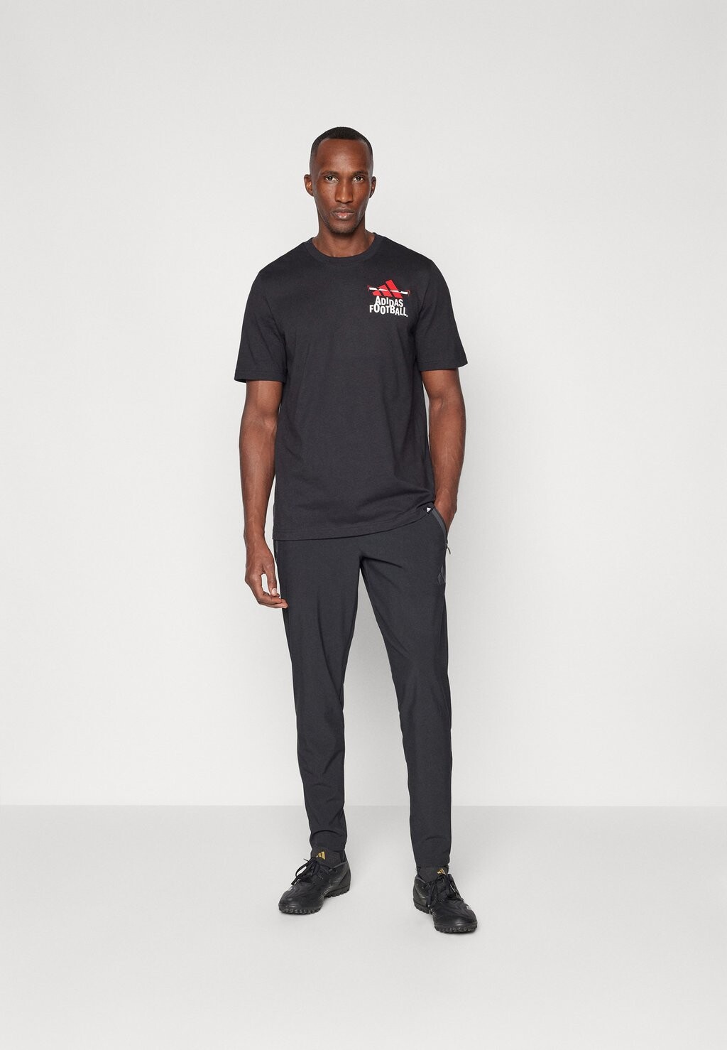 Футболка с принтом GRAPHIC adidas Performance, черный
Футболка с принтом GRAPHIC adidas Performance, черный