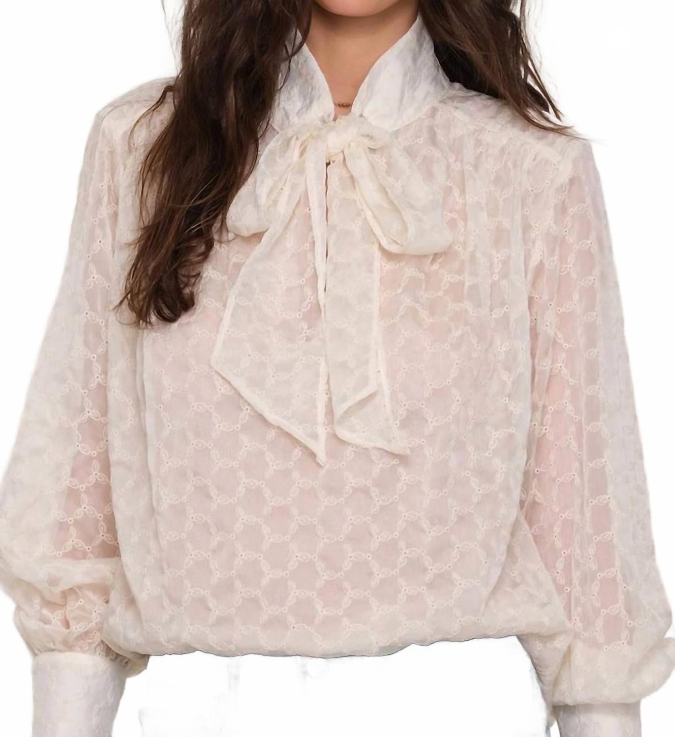 Топ Rainne Bow Neck цвета слоновой кости Heartloom, слоновая кость
Топ Rainne Bow Neck цвета слоновой кости Heartloom, слоновая кость