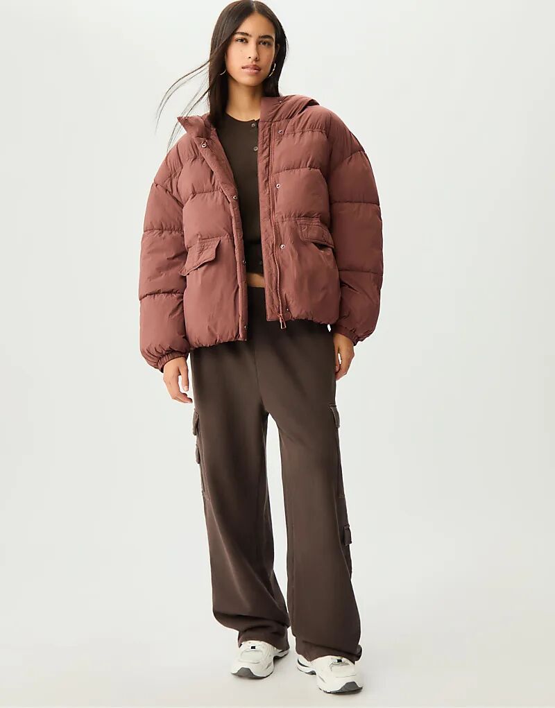 Стеганая куртка Stradivarius с капюшоном коричневого цвета
Стеганая куртка Stradivarius с капюшоном коричневого цвета