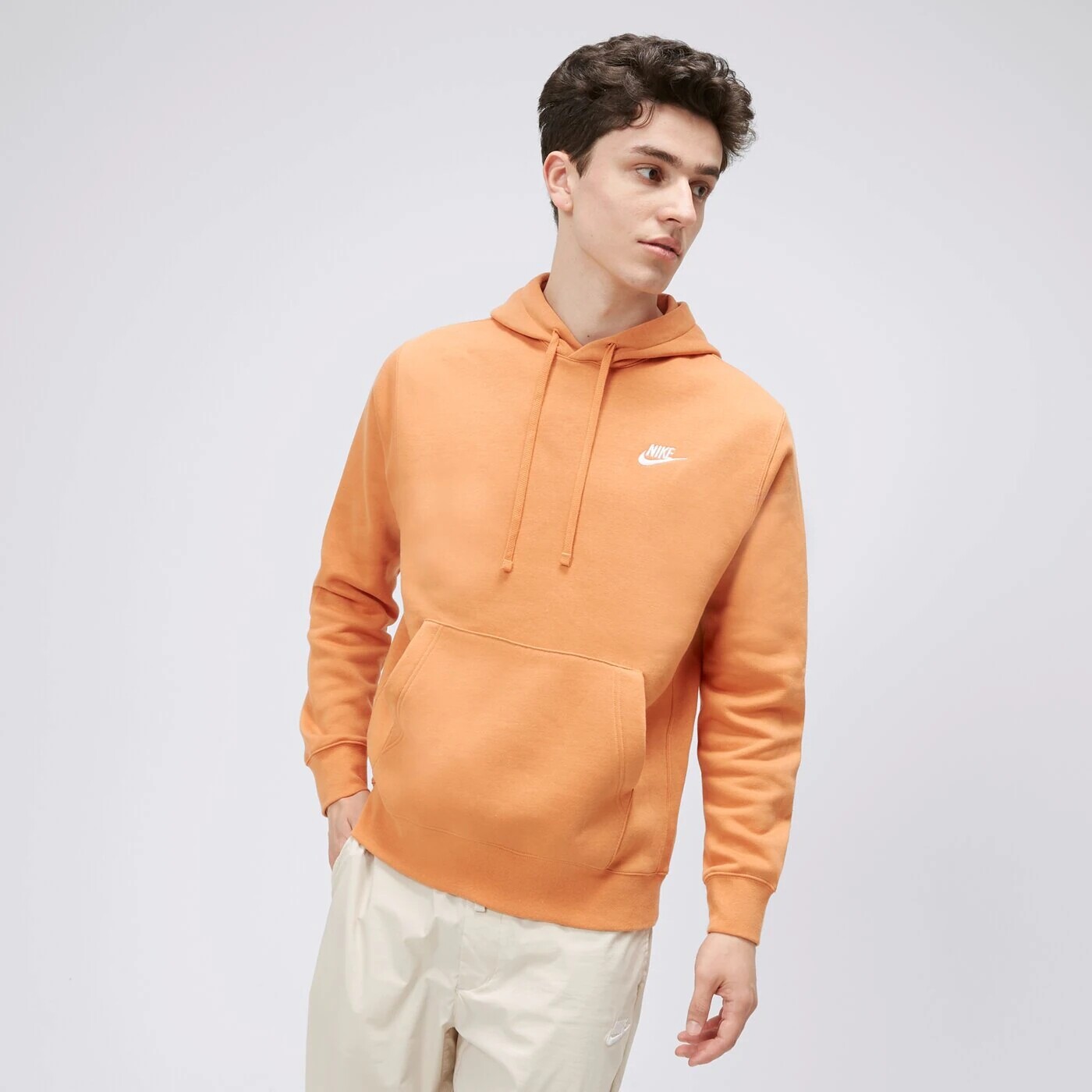 Свитшот Nike SportWear Club с капюшоном, коричневый
Свитшот Nike SportWear Club с капюшоном, коричневый