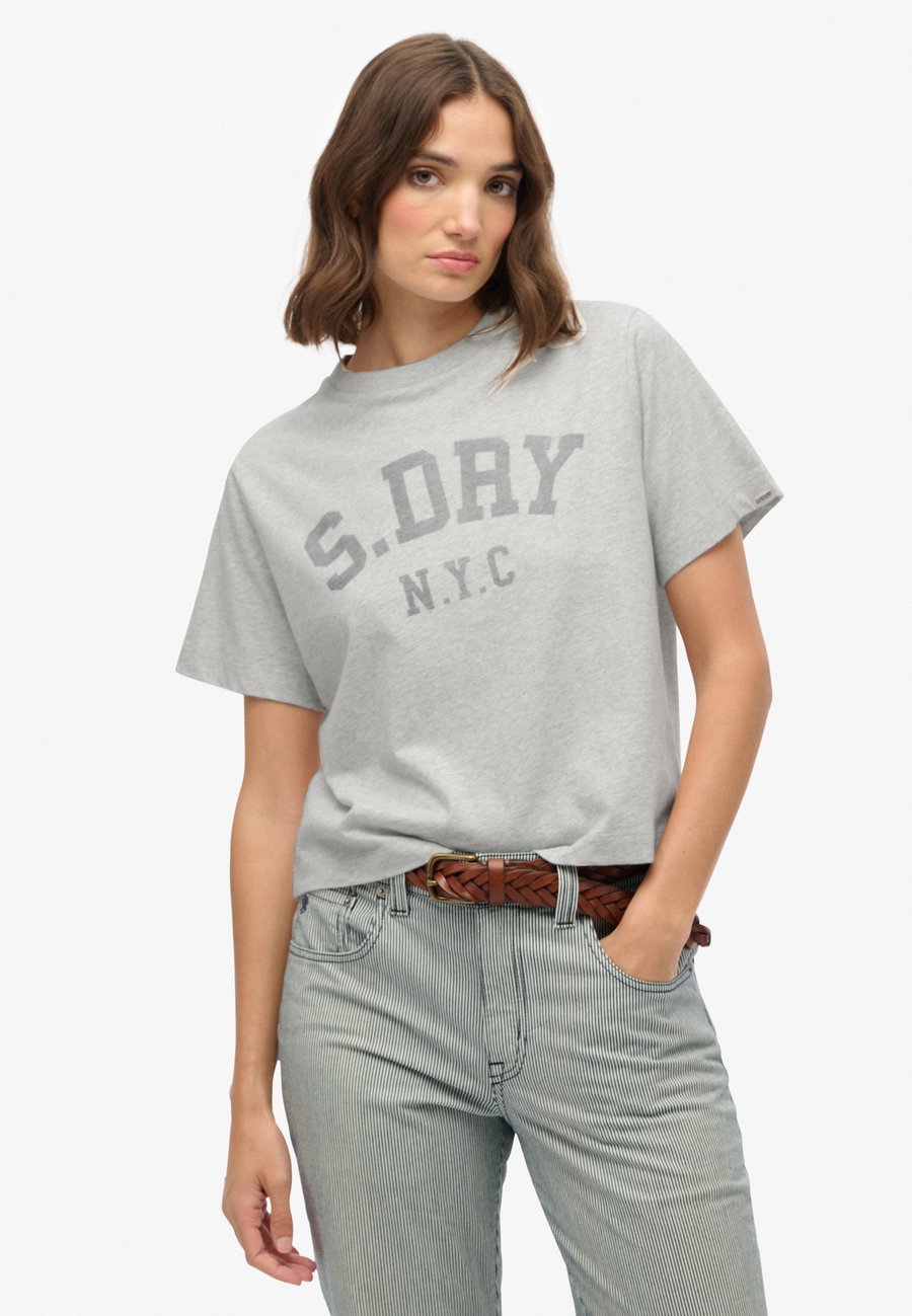 Футболка Superdry & Co ATHLETIC ESSENTIALS LOOSE, Glacier Grey Marl/Light Grey, Серый, Футболка Superdry & Co ATHLETIC ESSENTIALS LOOSE, Glacier Grey Marl/Light Grey
Футболка Superdry & Co ATHLETIC ESSENTIALS LOOSE, Glacier Grey Marl/Light Grey, Серый, Футболка Superdry & Co ATHLETIC ESSENTIALS LOOSE, Glacier Grey Marl/Light Grey