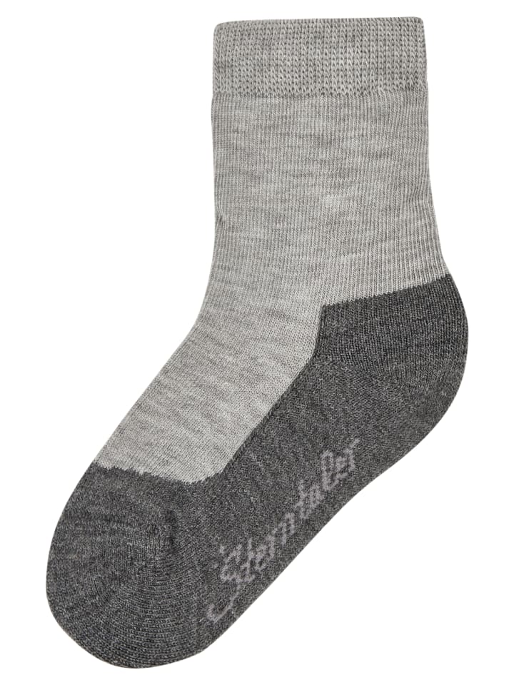 Sterntaler Спортивные короткие носки светло-серого меланжевого цвета
Sterntaler Спортивные короткие носки светло-серого меланжевого цвета