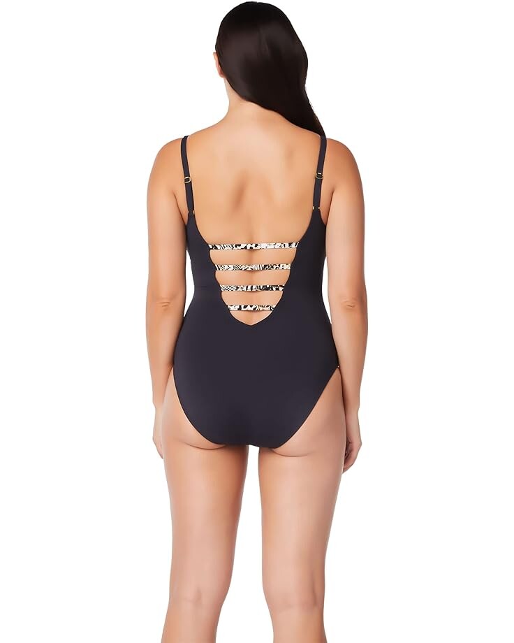 Купальник Bleu Rod Beattie Walk On The Wild Side Over-the-Shoulder One-Piece, черный
Купальник Bleu Rod Beattie Walk On The Wild Side Over-the-Shoulder One-Piece, черный
